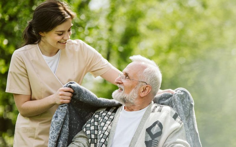 4 essential facts to know before applying for caregiving jobs